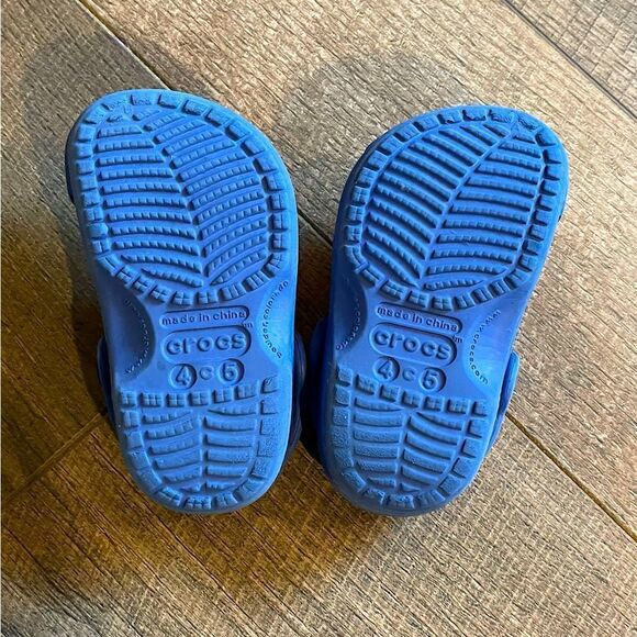 Toddler, Blue Crocs. Size 5/6 C. - Picture 2 of 4